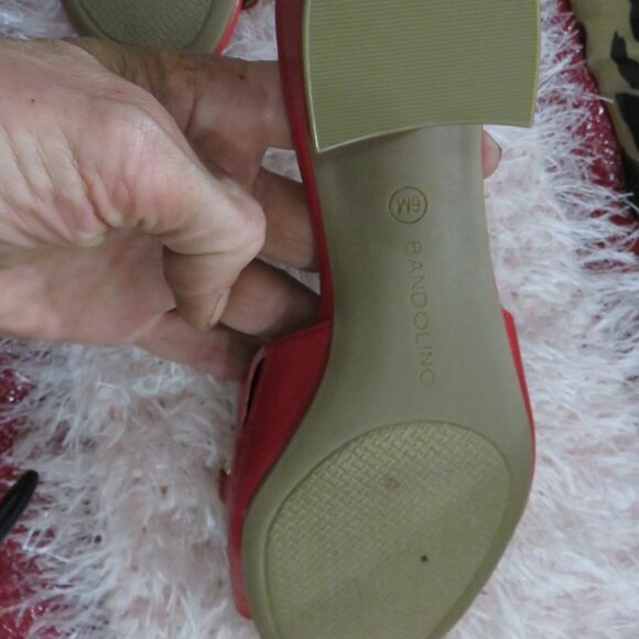 BOGO Bandolino Red Leather Gold Chain Embellished Chunky Heeled Mule Sandal sz 6 - Picture 12 of 13